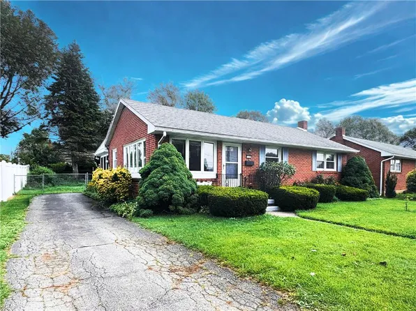 115 Tobias Dr, Hellertown, PA 18055