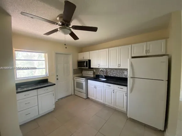 933 NE 38th St #2-3, Fort Lauderdale, FL 33334