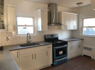 208 N Long Beach Ave, Freeport, NY