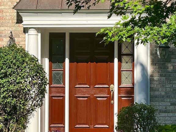 4th image of 1002 Stonehedge Rd