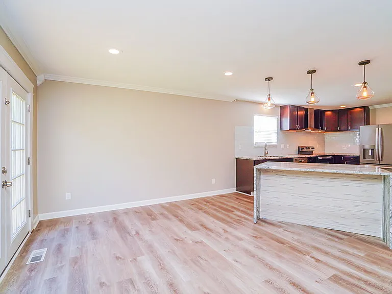 800 Caroway Blvd — Photo 7