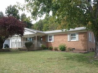 810 Doak St, Thomasville, NC 27360