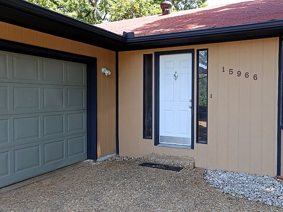 2nd image of 15966 Hickory Dr