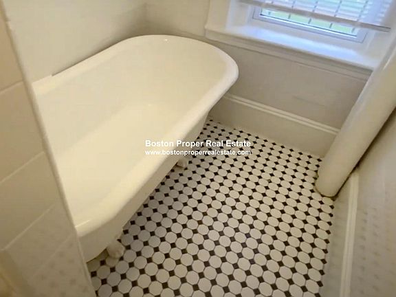 3rd image of 175 Hemenway St #3M