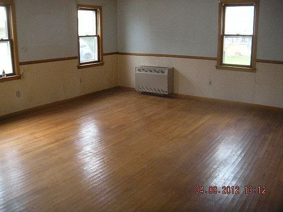 3rd image of 414 May Ave