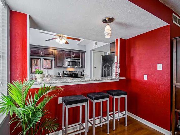 4th image of 318 Lake Marina Ave APT 322