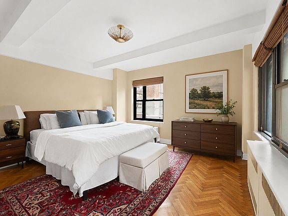 4th image of 177 E 77th St APT 7D