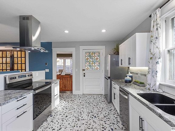 2nd image of 509 Avenue B