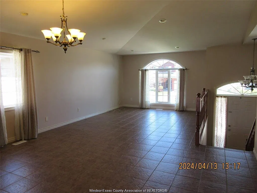 6 bed, 1400 sqft, $3,500 — Photo 3