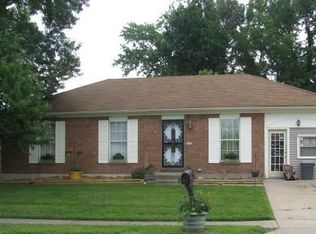 307 Mary Dr, New Albany, IN 47150