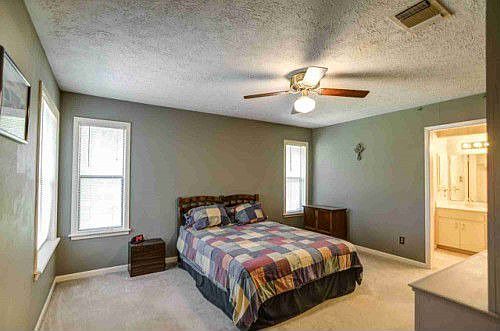 4th image of 2702 Windwood Dr