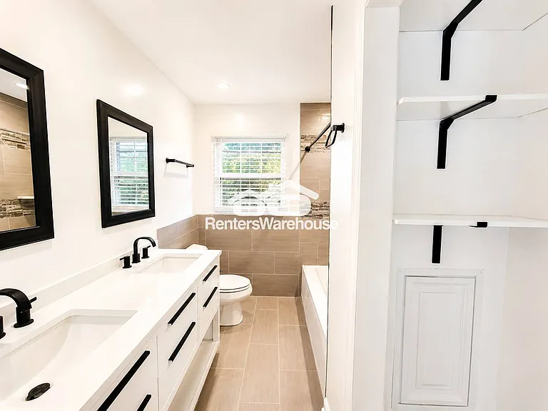 338 Travis St — Photo 33