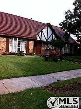 5th image of 917 Chevy Chase Dr