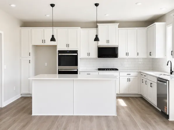 921 Foxglove Ter, Waconia, MN 55387