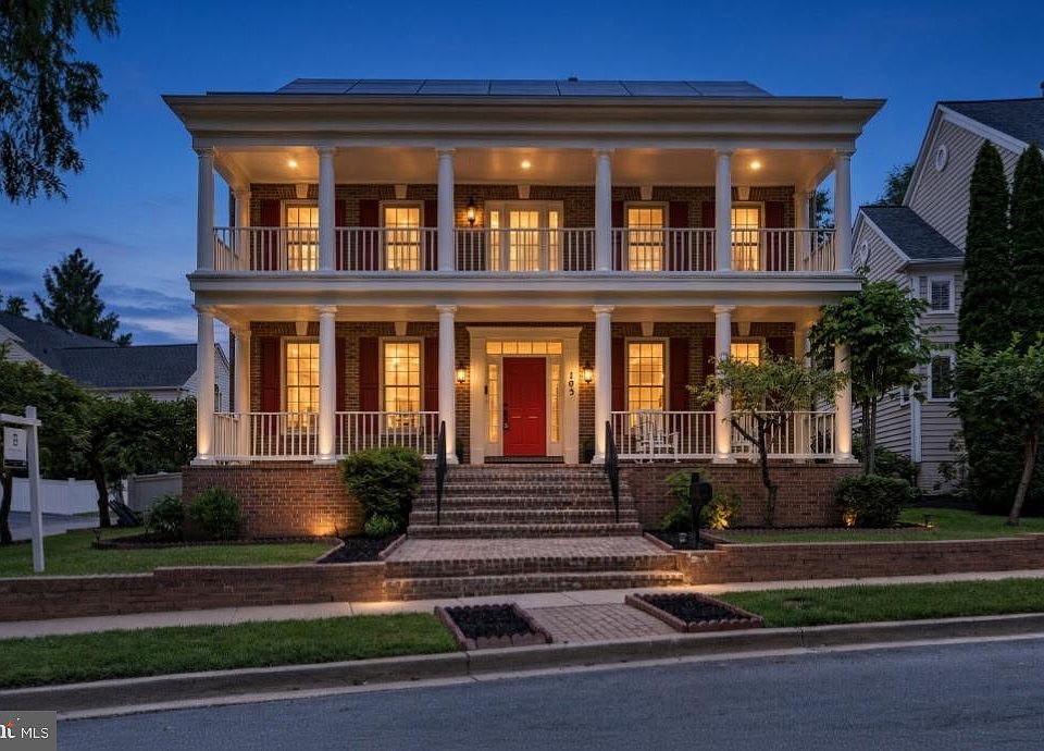 1st image of 105 Watkins Overlook