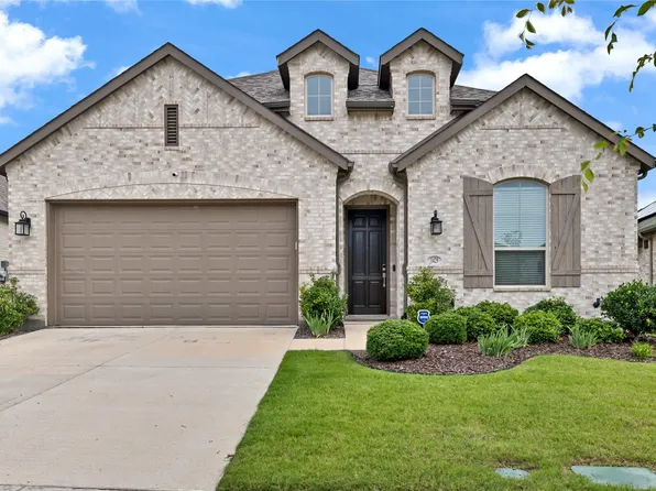 1429 Arrowwood Dr, Aubrey, TX 76227