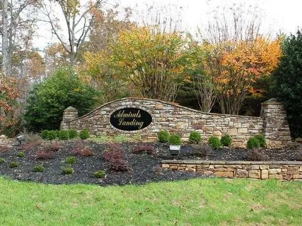 44 Admirals Way, Glade Hill, VA 24092