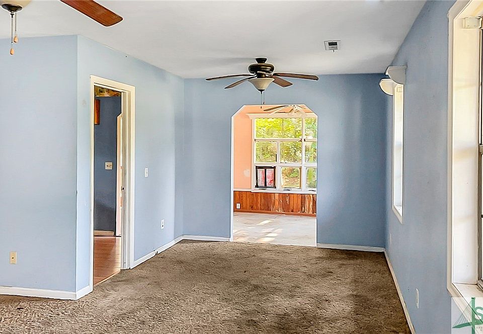 2nd image of 330 Orange Grove Road