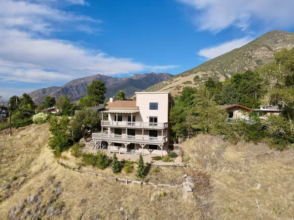 8562 S Kings Cove Dr, Cottonwood Heights, UT 84121