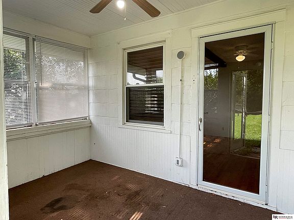 2nd image of 3049 Newport Ave