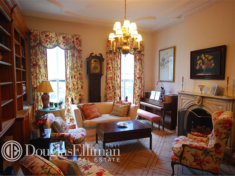 1st image of 156 E 82nd St #1