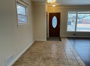 36832 Angeline Cir, Livonia, MI 48150