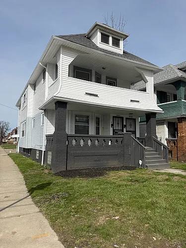 3058 E 116th St #3 Photo 1