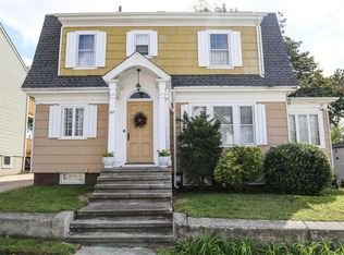 27 Englewood Ave, Pawtucket, RI 02860