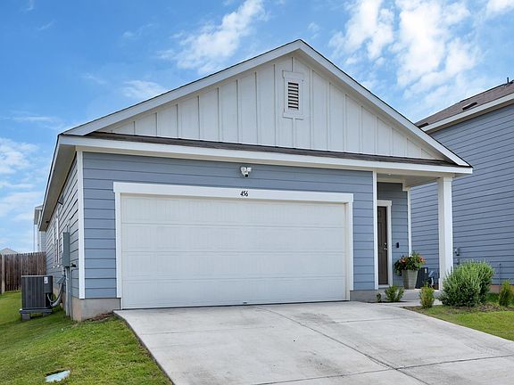 2nd image of 456 Thistle Ln