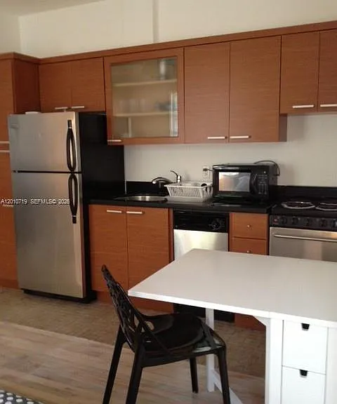 1127 Euclid Ave #205 — Photo 5