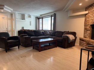 163 W Division St APT 208, Chicago, IL 60610