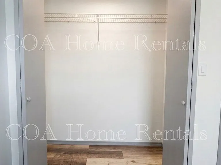 1249 N Minnesota Ave — Photo 4