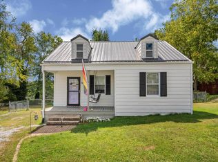 19 Victory Heights Dr NW, Christiansburg, VA 24073