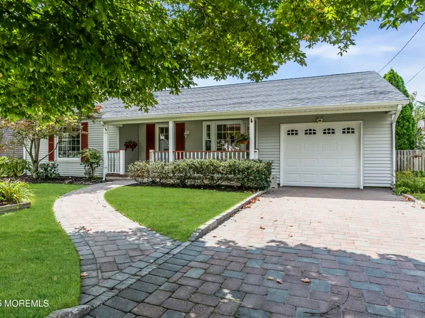 15 Spruce Avenue, Manasquan, NJ 08736