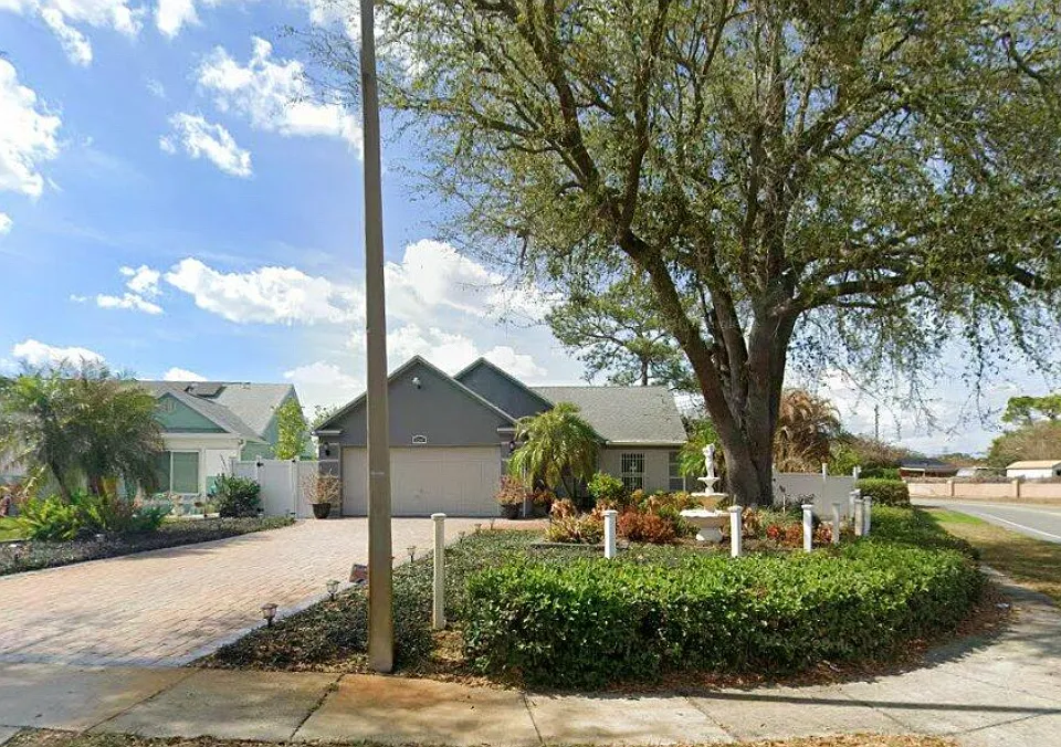 8200 Cascade Oaks Dr