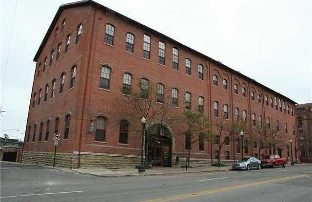 1st image of 544 S Front St APT 106