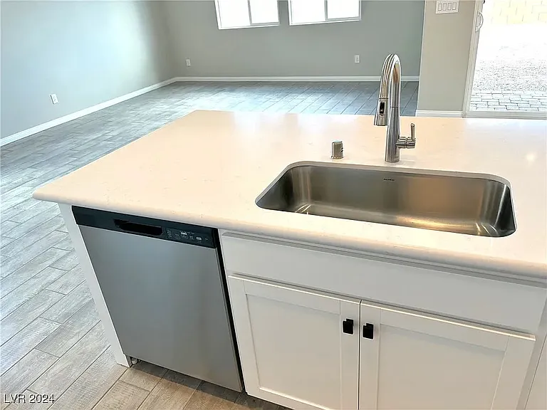 10334 Apefly St — Photo 11