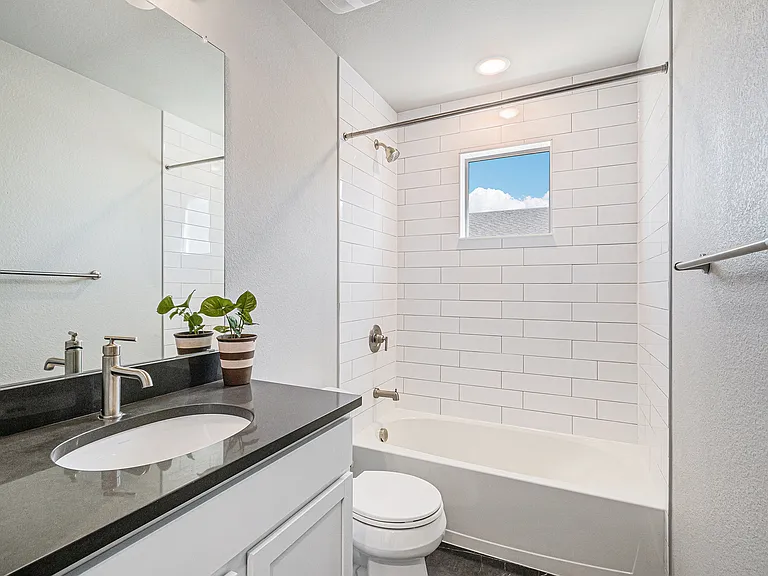 6019 Denys Dr — Photo 23