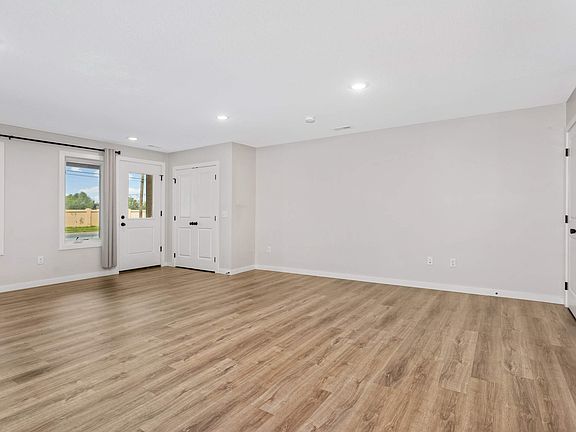 5th image of 2927 Marshall St NE #A