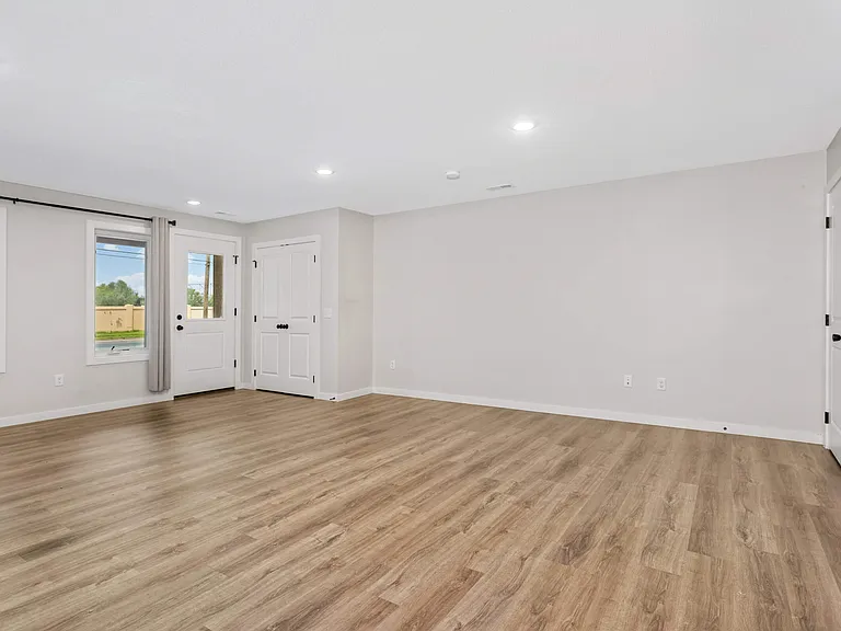 2927 Marshall St NE #A — Photo 5