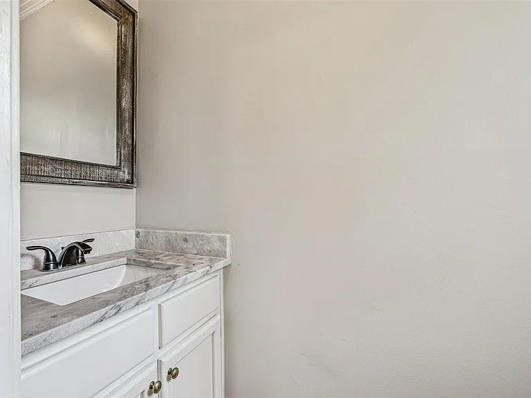 2232 Burfordi Ln — Photo 16