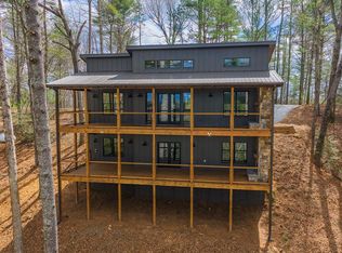 121 Indian Ln, Ellijay, GA 30540