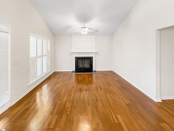 3rd image of 531 Glenlea Ln