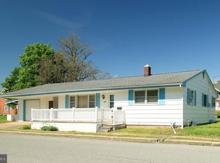 225 Tomb Ave, Jersey Shore, PA 17740