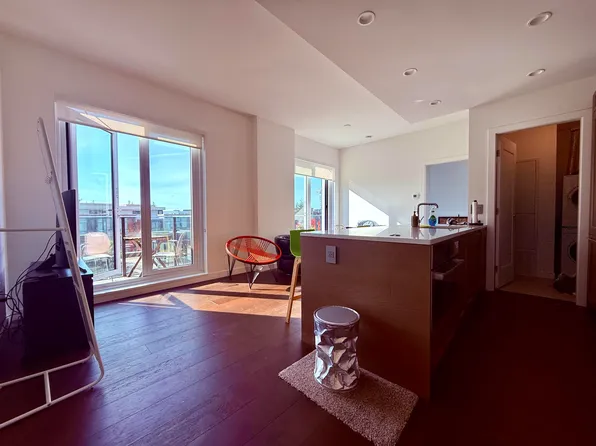 5681 Birney Ave #405, Greater Vancouver, BC V6S 0A4