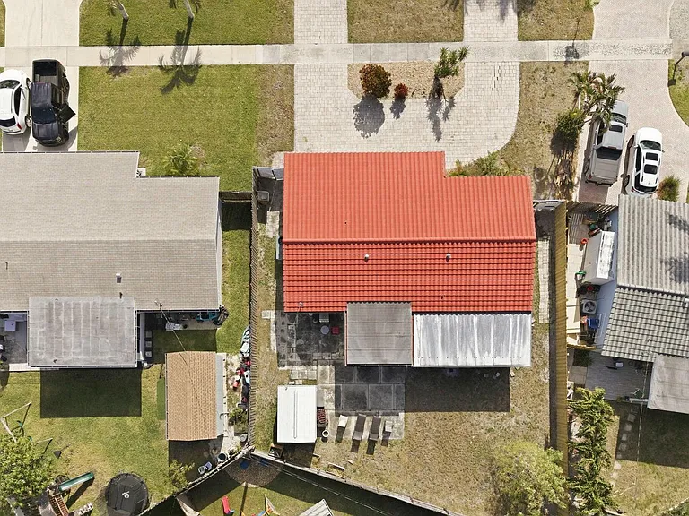 1123 SE 2nd Ave — Photo 37