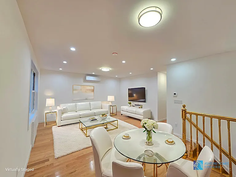 12 Grimsby St #2A — Photo 3
