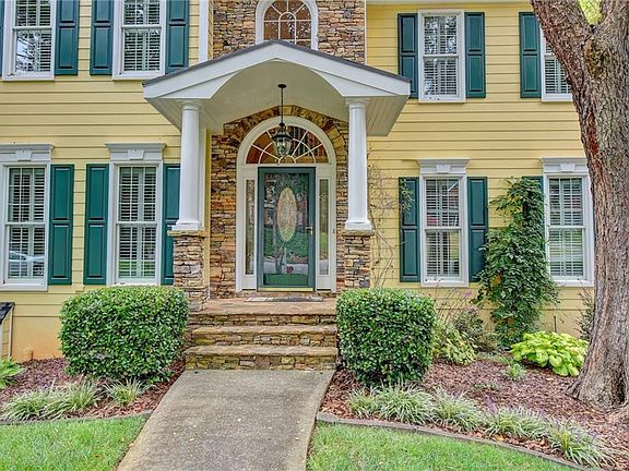 3rd image of 2490 Woodbrook Ct