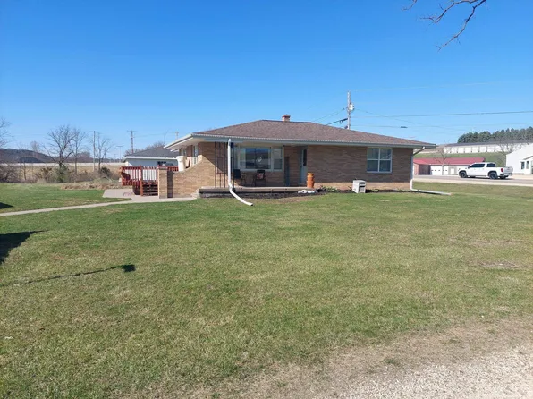 30768 Oak Ln, Bellevue, IA 52031