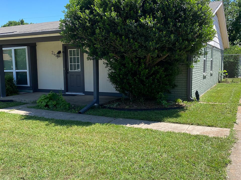 1st image of 2419 Lakeview Cir